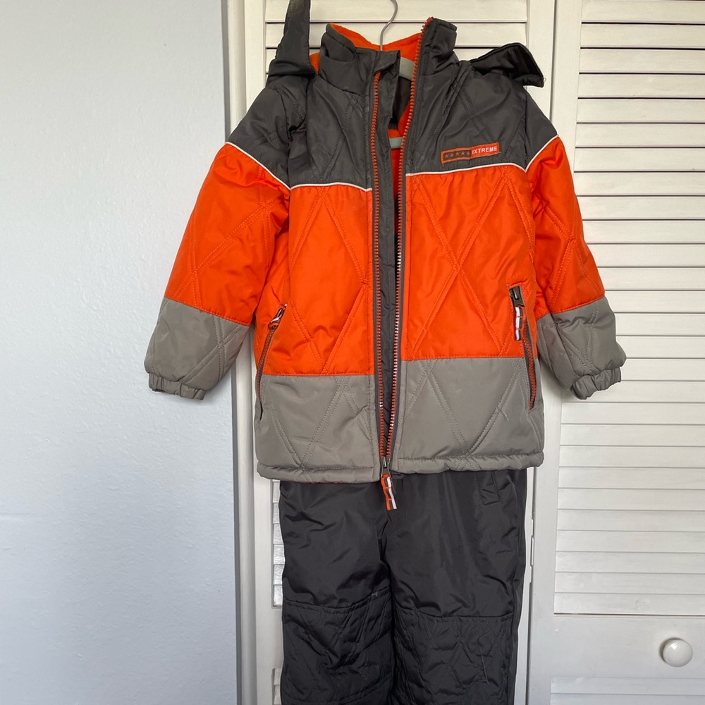 Kids snowsuit size 4